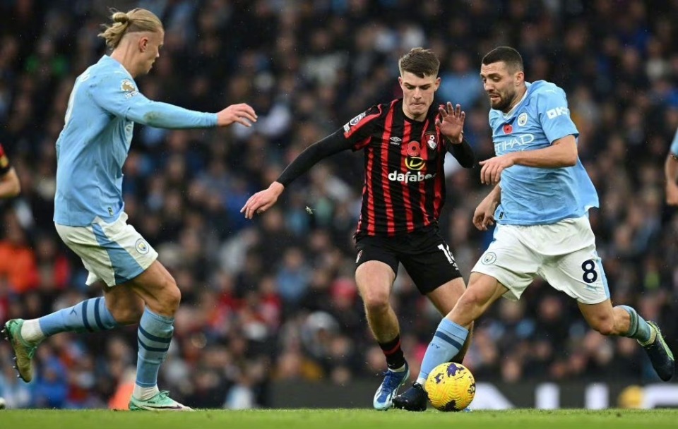 关于今晨圣安东尼奥马刺调整名单以备欧篮联;更衣室发声环节打磨;媒体盛赞;医务组通报恢复的信息 关于今晨圣安东尼奥马刺调整名单以备欧篮联;更衣室发声环节打磨;媒体盛赞;医务组通报恢复的信息