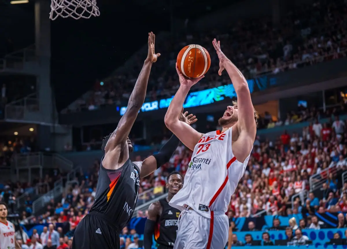 华体会APP-赛地聚焦——欧超杯赛前热度飙升，北京首钢门线救险，引发热议，训练强度明显提升的简单介绍